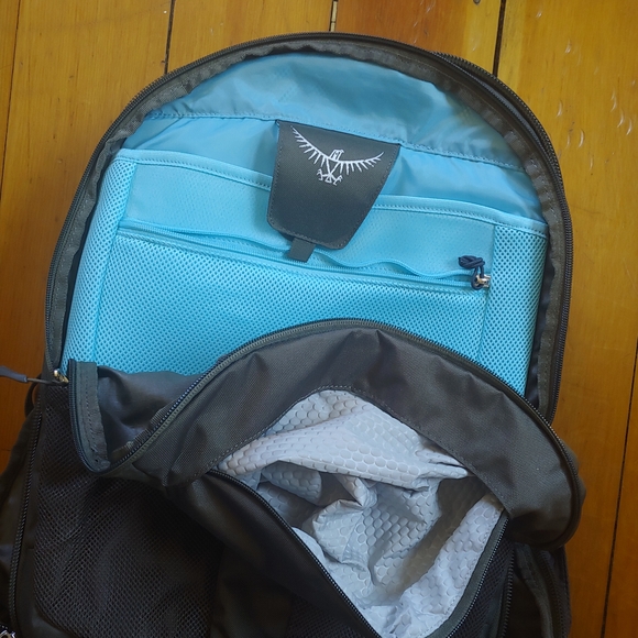 Osprey Fairview 40 Women's Travel Backpack - Picture 7 of 7